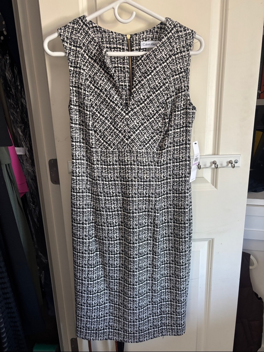 Calvin Klein Black & White Patterned Sleeveless Midi Dress